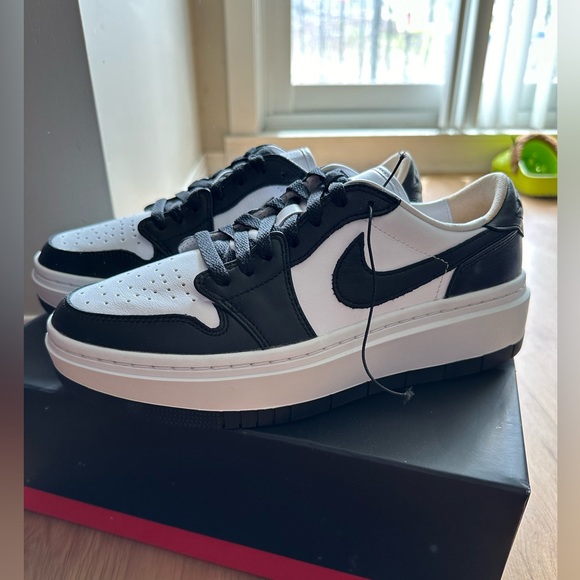 Jordan 1 Low Elevate Black/White (9W/7.5M) - Picture 3 of 5